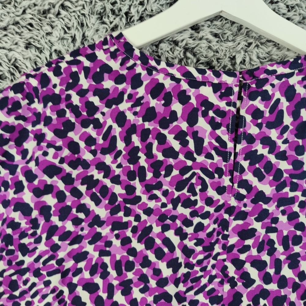 Boden Glam Leopard Cat Silk Blend Top Blouse Women 12 Purple Short Sleeve VNeck - Picture 8 of 9
